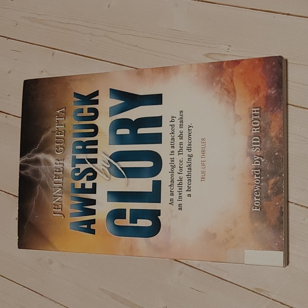 Awestruck By Glory Adult Non-fiction Book By Jennifer Guetta